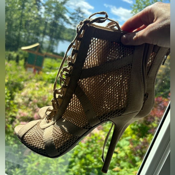 Fashion Nova fashion heels - Picture 2 of 8